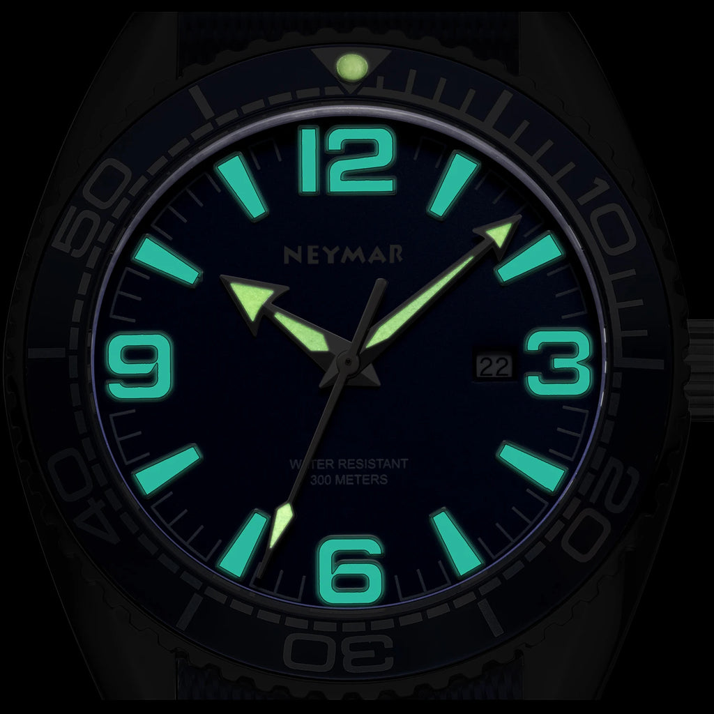 Stainless Steel CHARM  Fashion  Luxury  Diver Watch