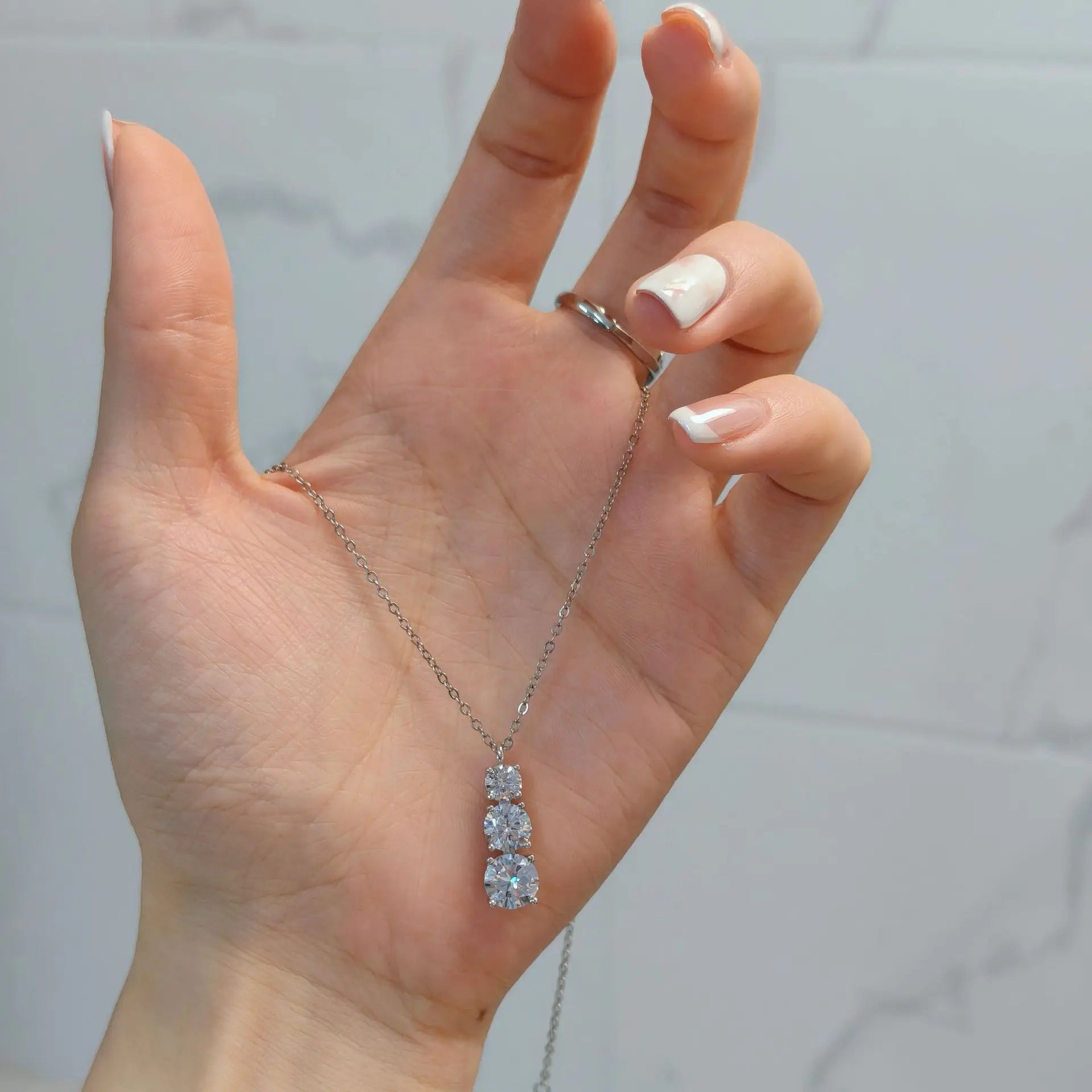 TY Real 925 Sterling Silver Moissanite Women's Pendant Necklace 1.8 Carat D Color Moissanite with Certificate Luxury Jewelry