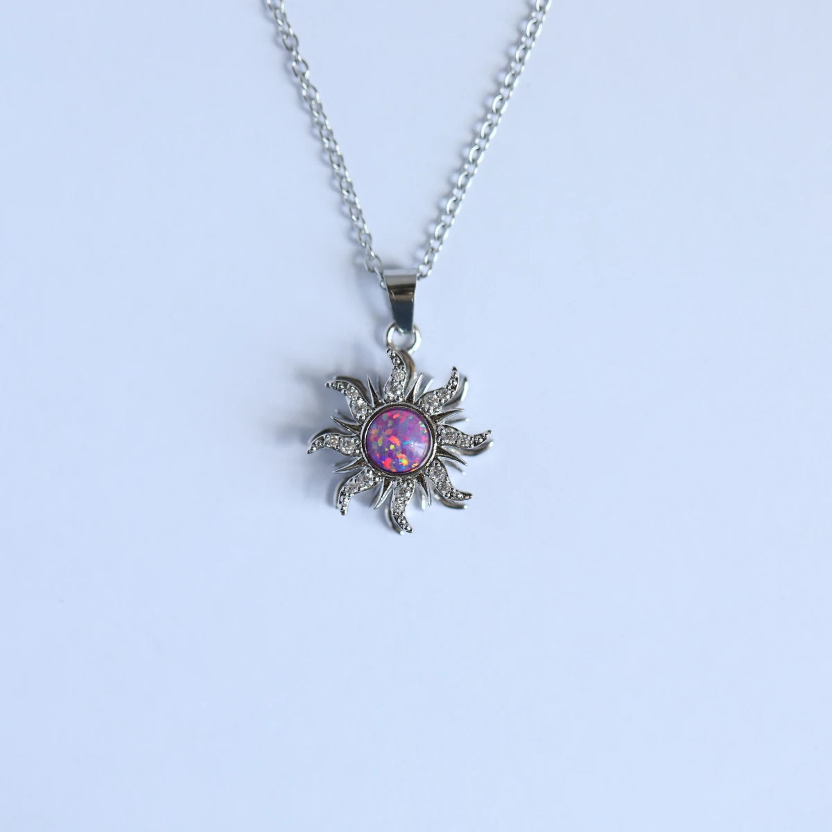 A sun necklace that can rotate, exquisite and fashionable, suitable for daily wear and holiday gifts