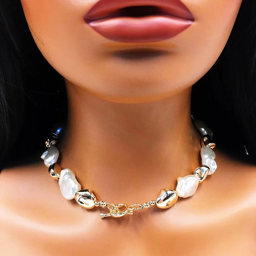 Elegant and Noble Palace Style Women's Pearl Necklace